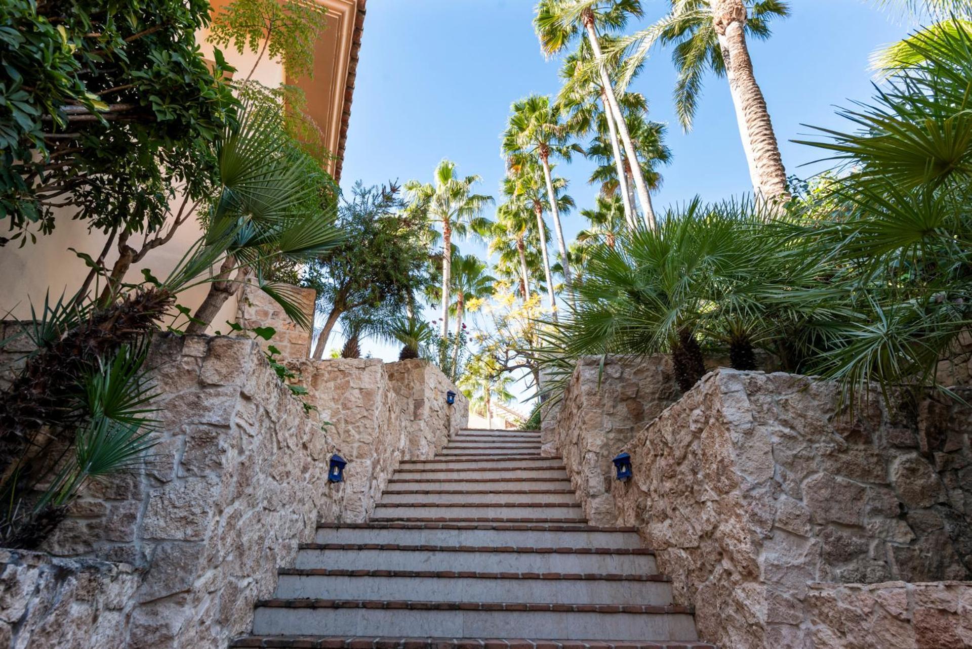 Luxury Villa Robledal By Mabiente - Views Of The Sea And The Golf Course Marbella Exterior photo